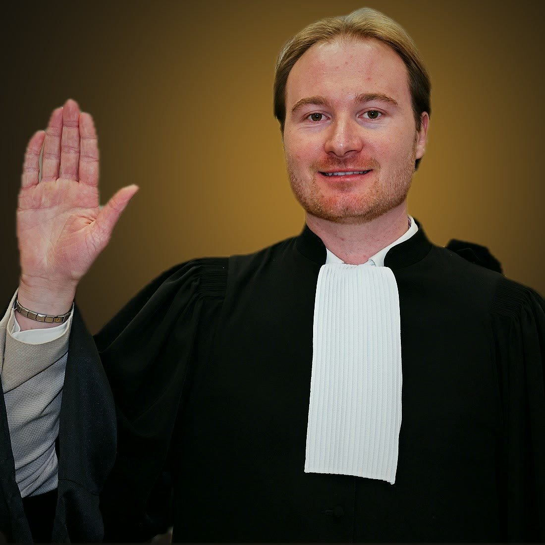 Maître Julien Pateoueille prêtant le serment d’avocat